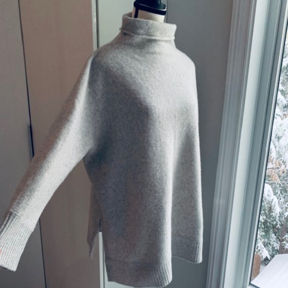Zara cashmere grey oversized sweater size Medium